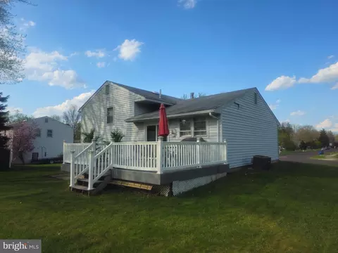 390 Carpenter Ln, Hatfield, PA 19440 photo 5