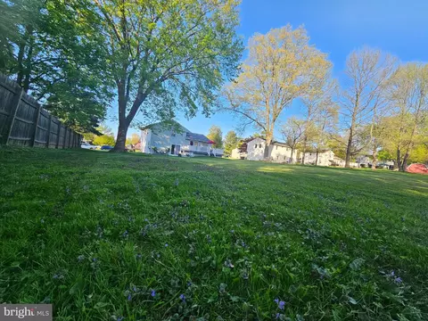 390 Carpenter Ln, Hatfield, PA 19440 photo 3