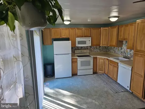 390 Carpenter Ln, Hatfield, PA 19440 photo 13