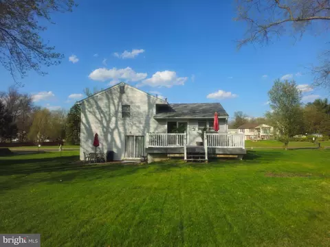 390 Carpenter Ln, Hatfield, PA 19440 photo 4
