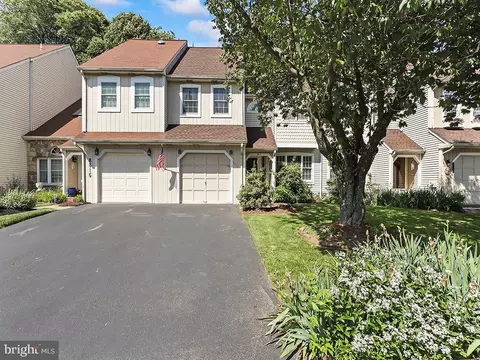 8817 Duveen Dr, Wyndmoor, PA 19038