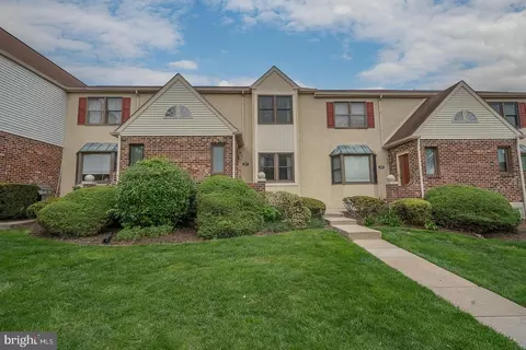 217 Stone Rdg #217, Eagleville, PA 19403