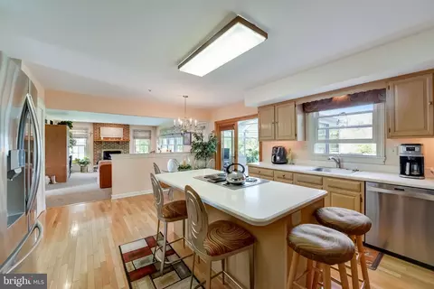 Kitchen - 312 Sentry Ln, Wayne, PA 19087 photo 5 of 5