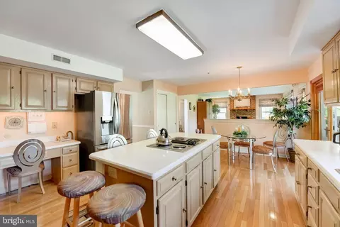 Kitchen - 312 Sentry Ln, Wayne, PA 19087 photo 4 of 5