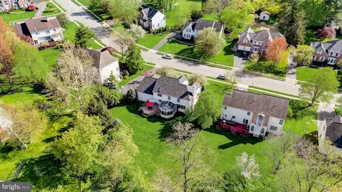 View/Area - 312 Sentry Ln, Wayne, PA 19087 photo 3 of 8