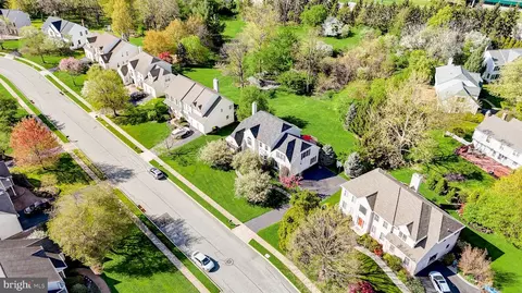 View/Area - 312 Sentry Ln, Wayne, PA 19087 photo 4 of 8