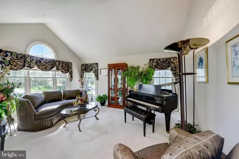 Living - 312 Sentry Ln, Wayne, PA 19087 photo 1 of 6