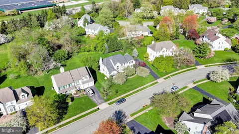 View/Area - 312 Sentry Ln, Wayne, PA 19087 photo 5 of 8