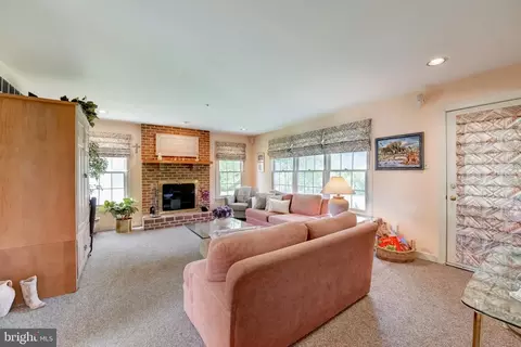 Living - 312 Sentry Ln, Wayne, PA 19087 photo 3 of 6