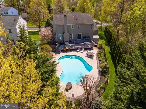 103 Runnymede Dr, Lansdale, PA 19446