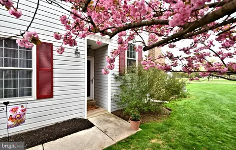 800 Beacon Ct, Lansdale, PA 19446