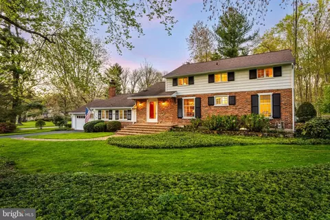715 Woodleave Rd, Bryn Mawr, PA 19010