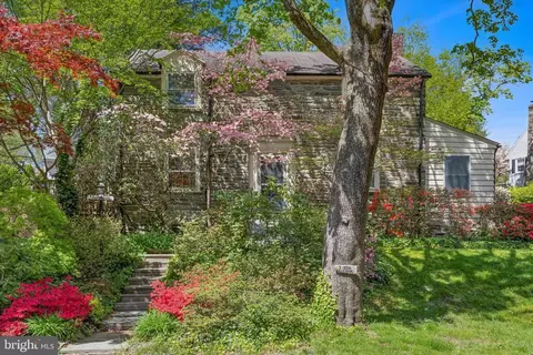 9 E Lodges Ln, Bala Cynwyd, PA 19004