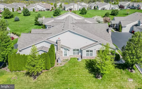 426 Pebble Beach Dr, Royersford, PA 19468