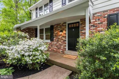 103 Meadowood Dr, Lansdale, PA 19446