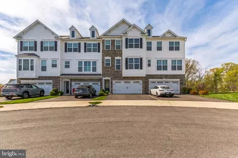 211 Cadence Ct, Collegeville, PA 19426