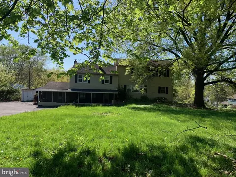 2351 N Parkview Ave, Norristown, PA 19403