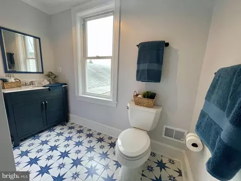 Bath - 329 Hampden Ave, Narberth, PA 19072 photo 2 of 4