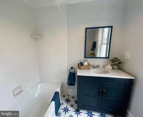 Bath - 329 Hampden Ave, Narberth, PA 19072 photo 3 of 4