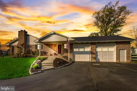 2810 Leidy Rd, Gilbertsville, PA 19525