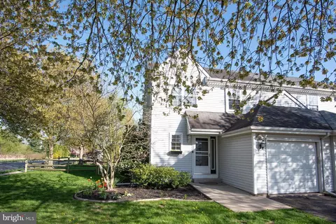223 Azalea Cir, Royersford, PA 19468