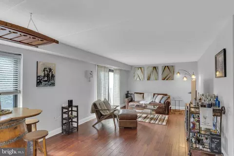 260 Montgomery Ave #204, Haverford, PA 19041