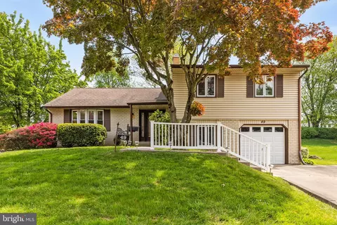 49 Brentwood Dr, Willow Grove, PA 19090