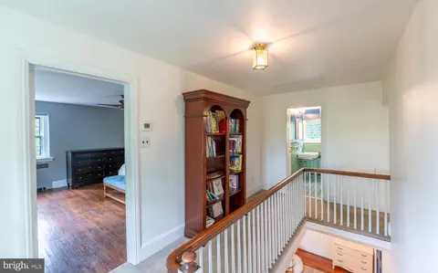 Entry Way - 819 Pardee Ln, Wyncote, PA 19095 photo 8 of 10