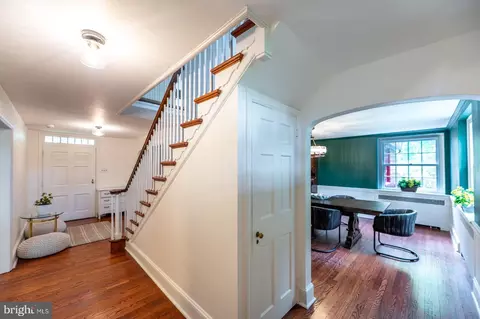 Entry Way - 819 Pardee Ln, Wyncote, PA 19095 photo 3 of 10