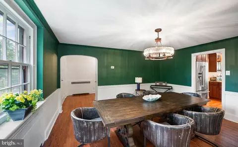 Dining - 819 Pardee Ln, Wyncote, PA 19095 photo 2 of 5