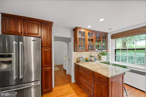 Kitchen - 819 Pardee Ln, Wyncote, PA 19095 photo 7 of 8