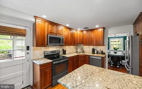 Kitchen - 819 Pardee Ln, Wyncote, PA 19095 photo 1 of 8