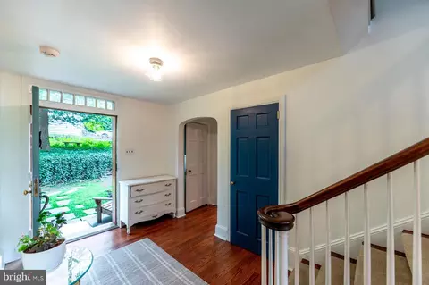 Entry Way - 819 Pardee Ln, Wyncote, PA 19095 photo 6 of 10