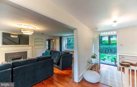Dining - 819 Pardee Ln, Wyncote, PA 19095 photo 5 of 5