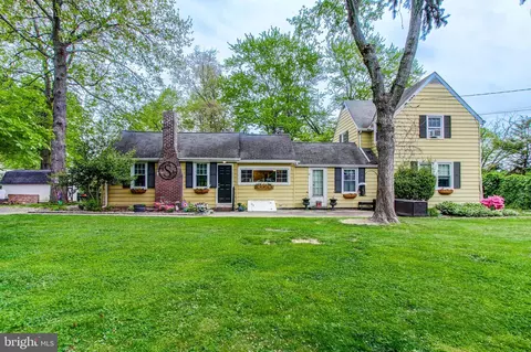 1119 Pine St, Lansdale, PA 19446