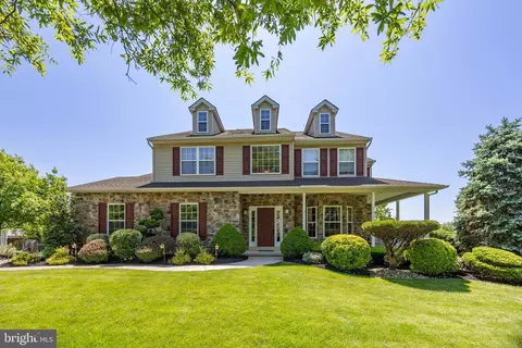 628 Truman Ct, Harleysville, PA 19438
