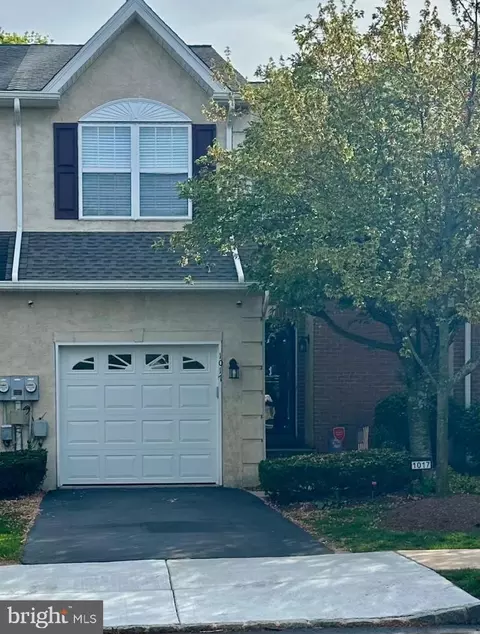 1017 Avondale Dr, Red Hill, PA 18076