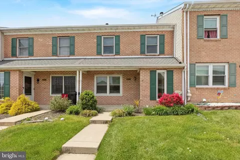 3445 Foxfield Cir, Perkiomenville, PA 18074