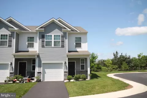 962 Still Waters Ln, Pennsburg, PA 18073