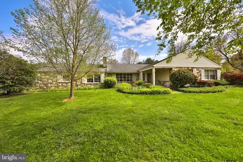 1815 Cathedral Rd, Huntingdon Valley, PA 19006