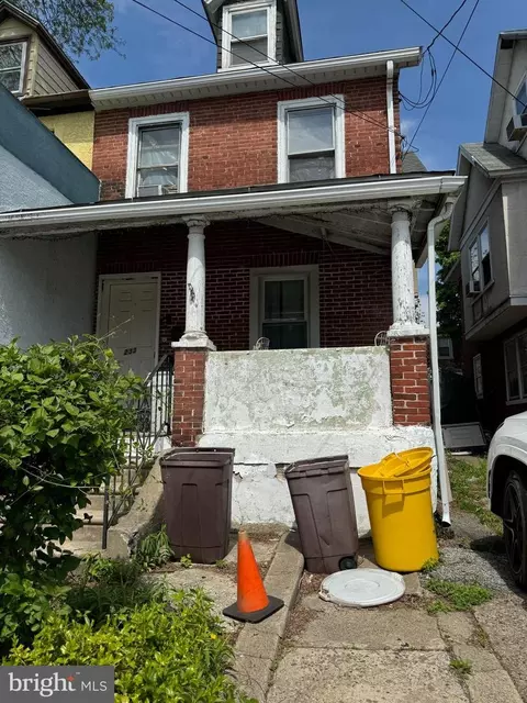 233 E County Line Rd, Ardmore, PA 19003