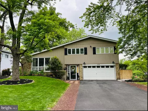 218 Limestone Ln, Willow Grove, PA 19090