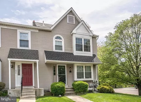802 Treetop Ln, Jeffersonville, PA 19403