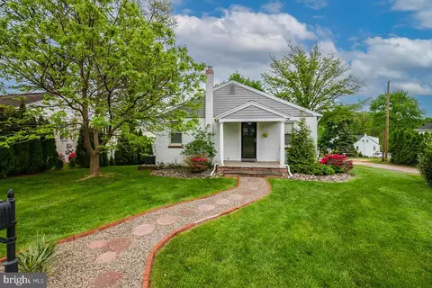 18 Clearfield Ave, Trooper, PA 19403