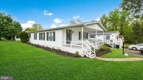 450 Streamside Ct, North Wales, PA 19454