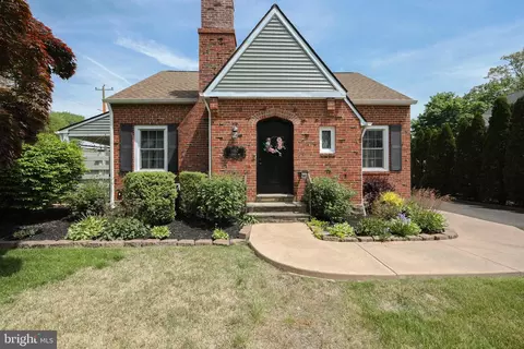 1957 Guernsey Ave, Abington, PA 19001