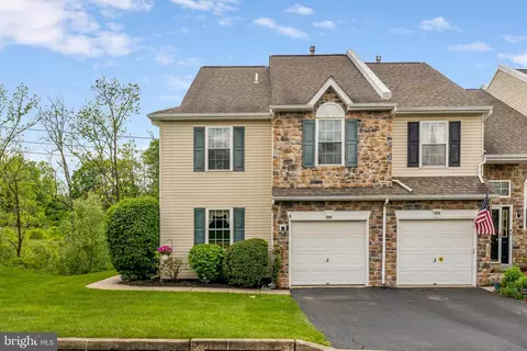590 Harrington Ct, Harleysville, PA 19438