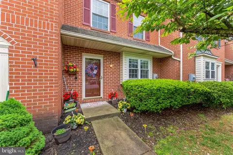 1802 Village Green Dr, Gilbertsville, PA 19525