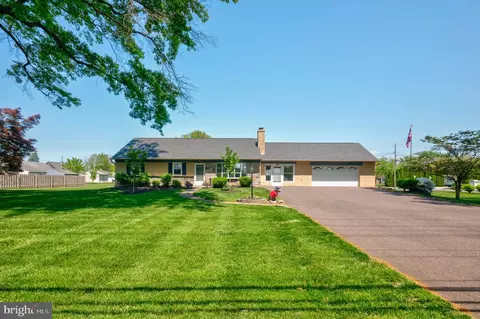 290 S Lewis Rd, Royersford, PA 19468