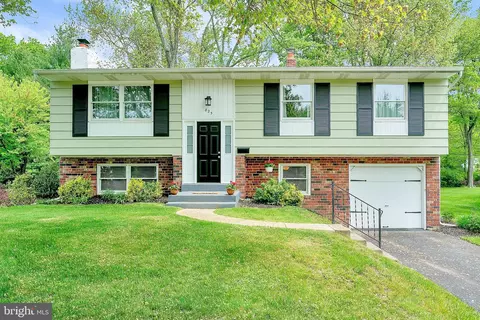 825 Concord Pl, Lansdale, PA 19446